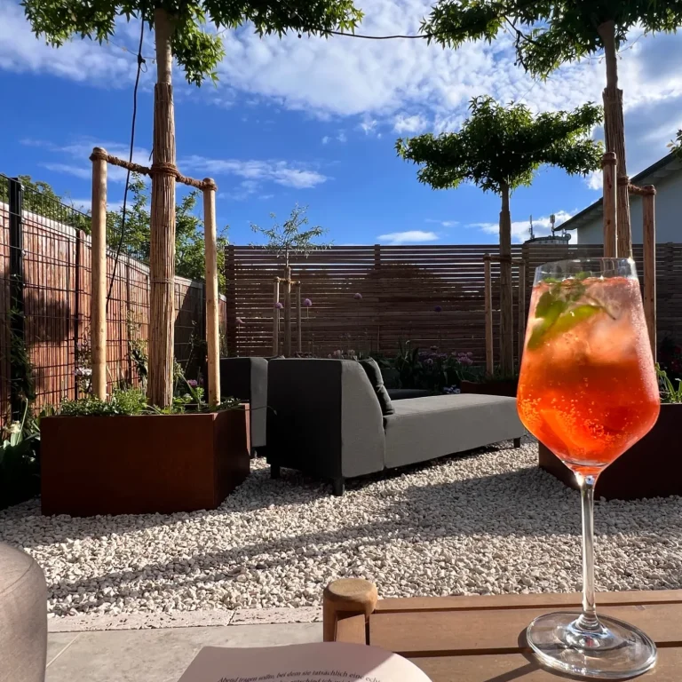 Sonnenterrasse Ruhe und Fokus in Mittelfranken – Auszeit im Design-Ferienhaus mit privatem Spa